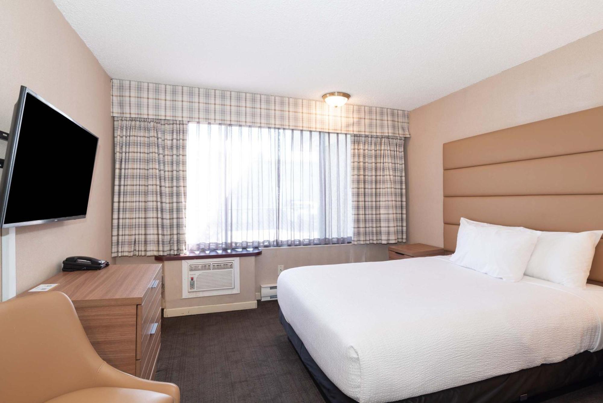 Hotel Sandman 3*