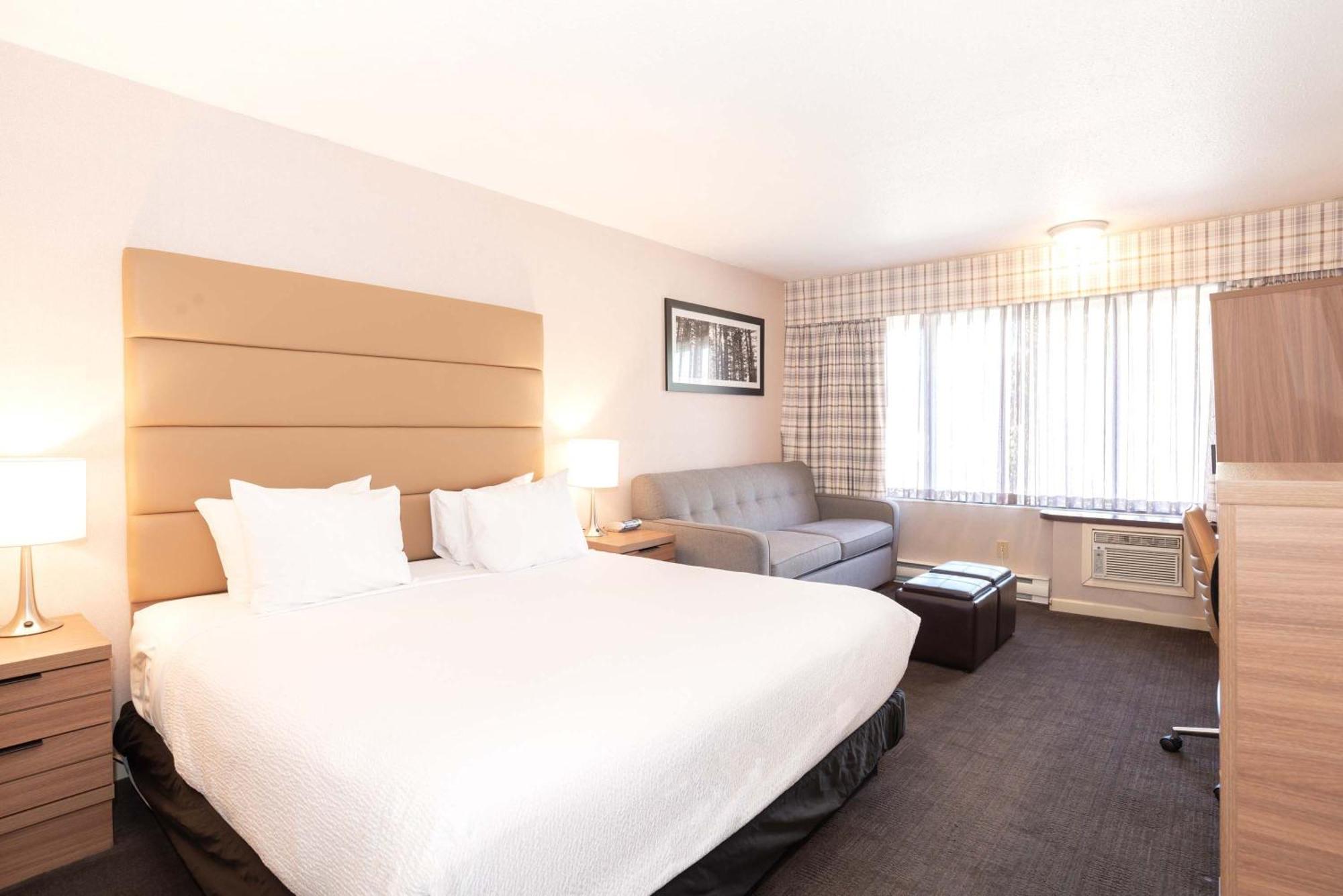 Sandman Hotel 3*