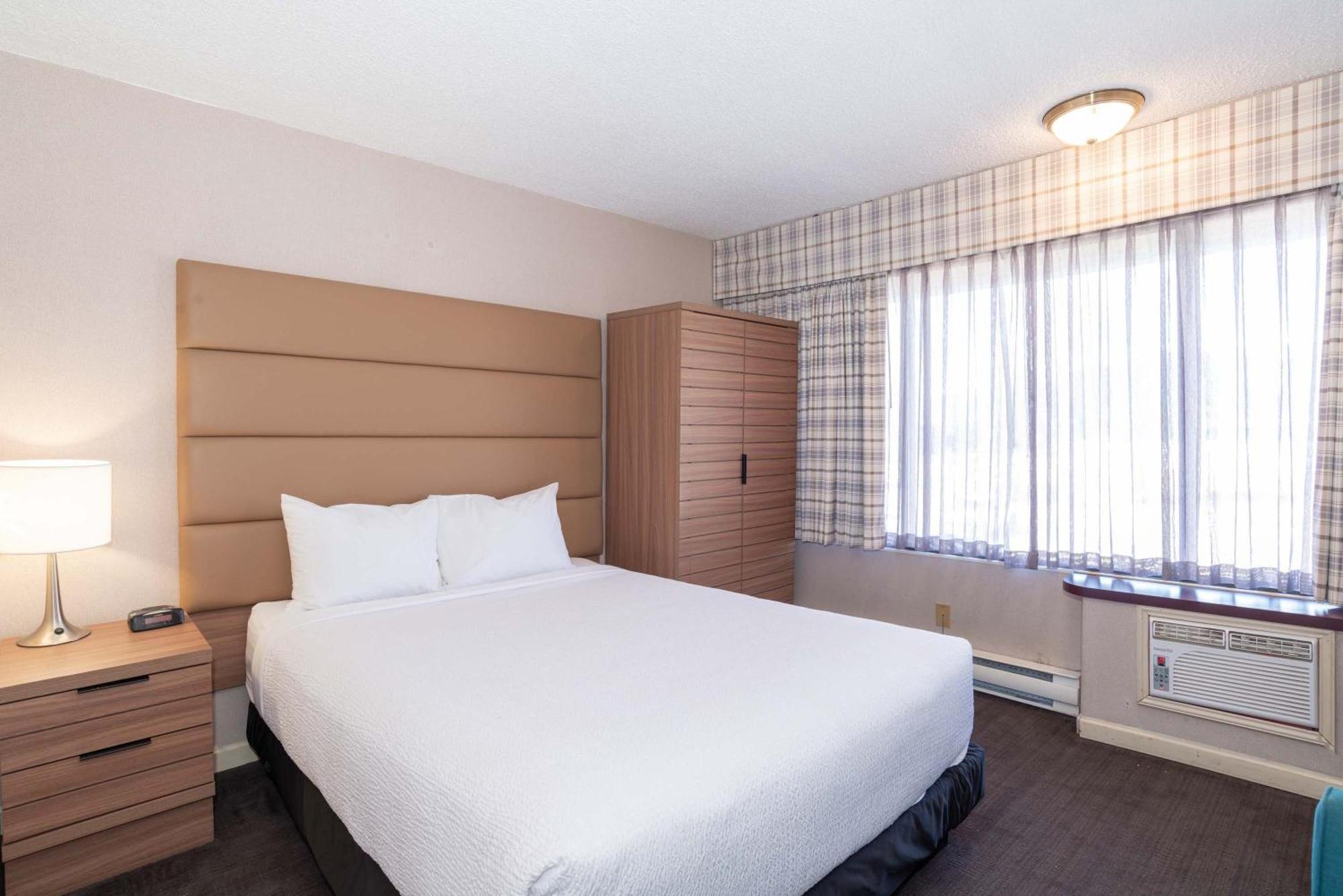 Sandman Hotel 3*